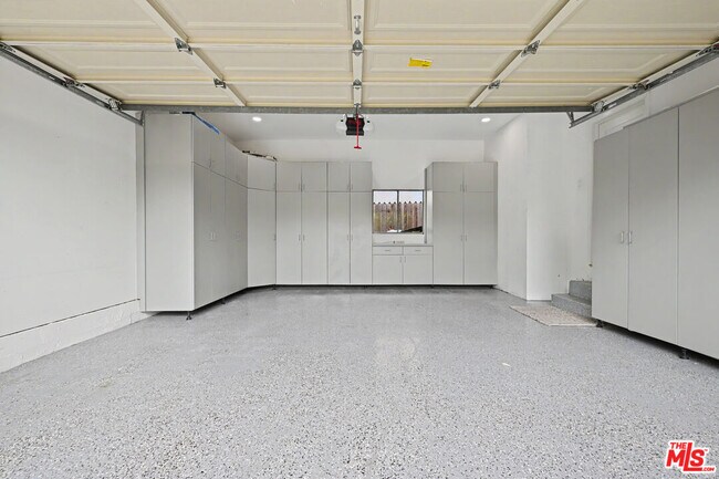Building Photo - 9512 Duxbury Ln