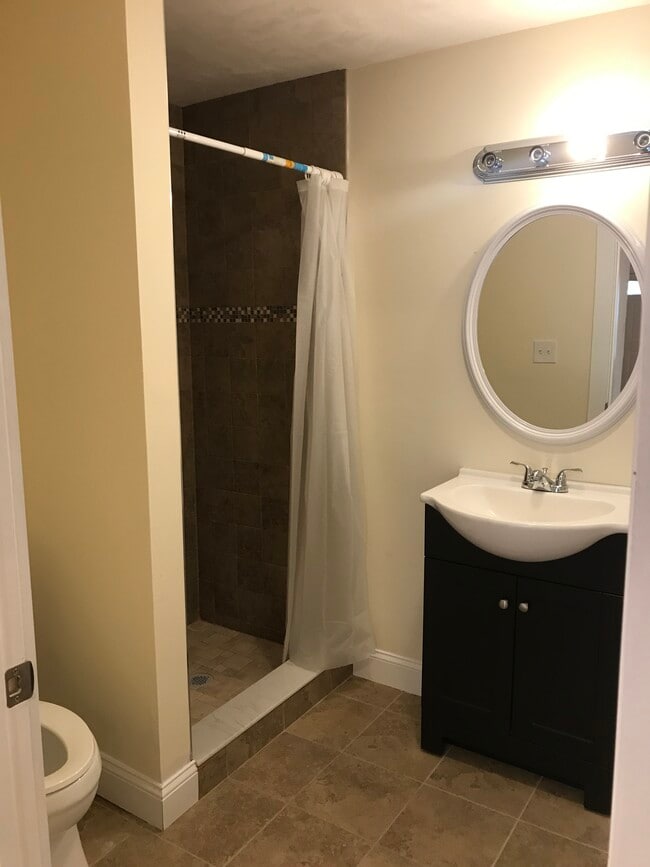 Building Photo - 18 Rockdale Ave