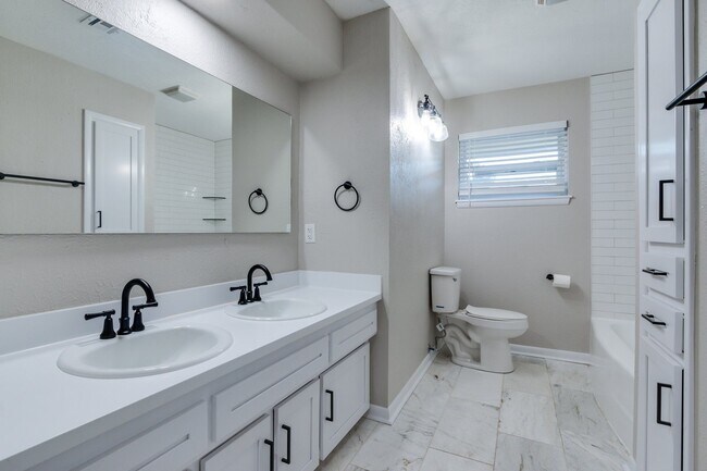 Building Photo - 4305 NW 59th St