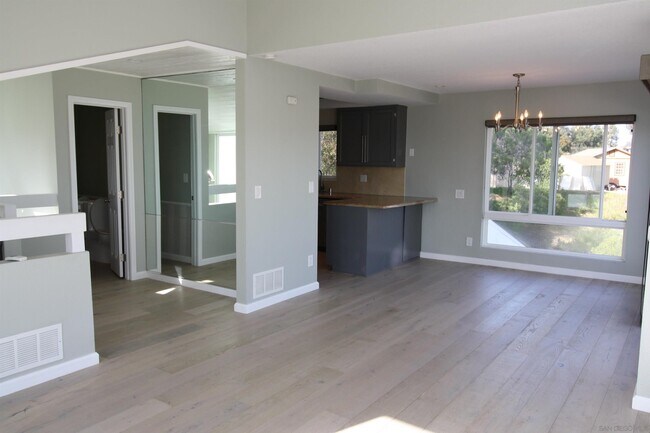Building Photo - 373 Longden Ln