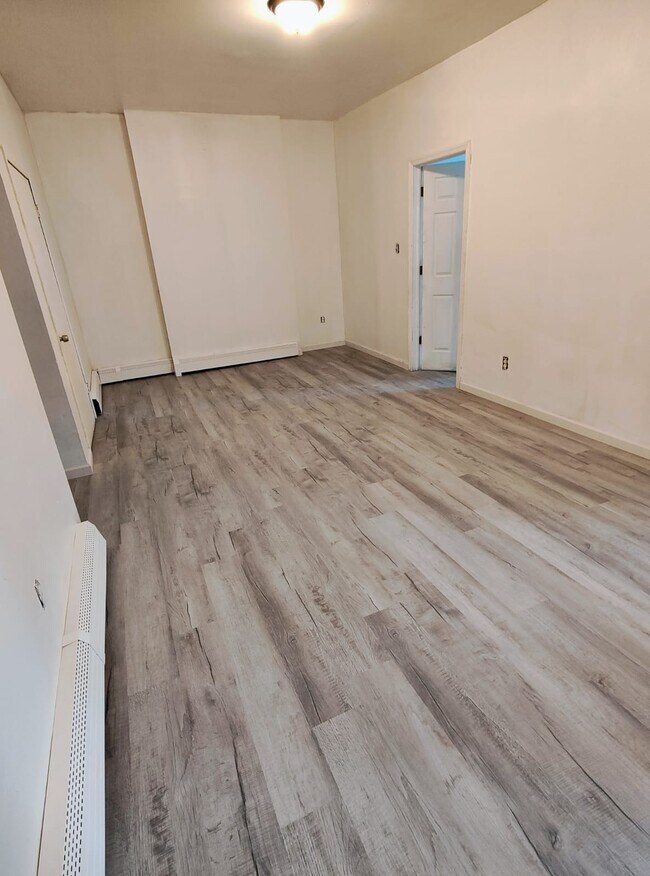 Building Photo - 18 N 7th St