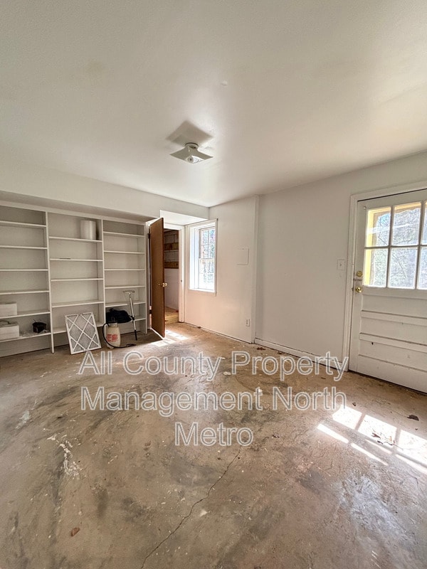 Building Photo - 1273 Becket Dr NE