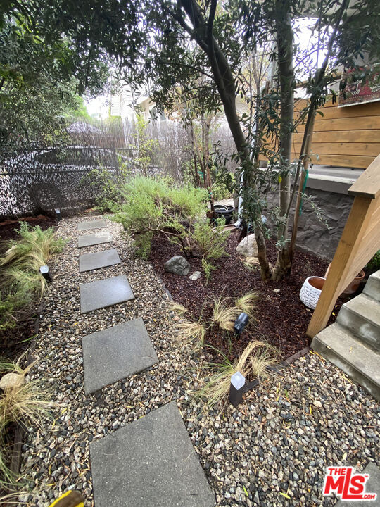 Building Photo - 6208 Hayes Ave