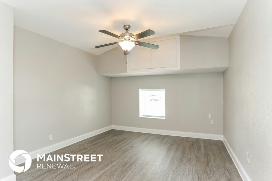 Building Photo - 701 Brookside Dr