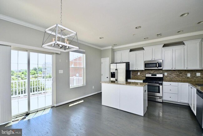 Building Photo - 11177 Southport Pl