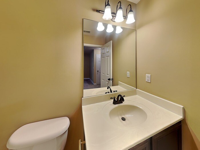 Building Photo - 255 Farm Manor Ct