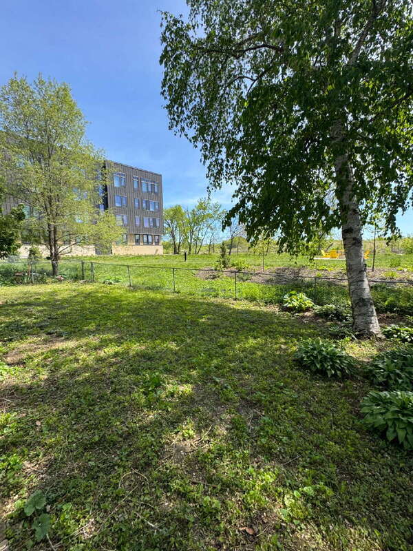 Building Photo - 131 N Fair Oaks Ave