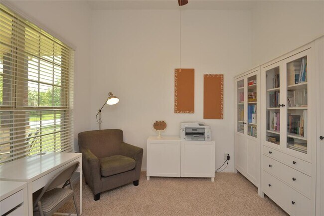 Building Photo - 18918 Cove Pointe Dr