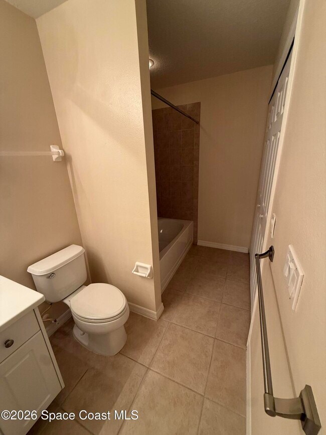 Building Photo - 6838 Toland Dr