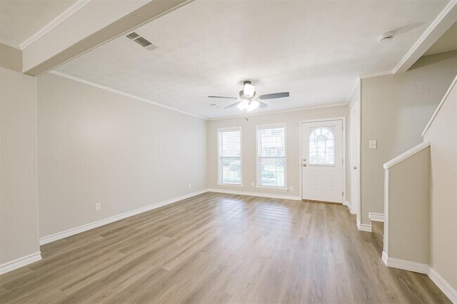 Building Photo - 433 Sunset Dr