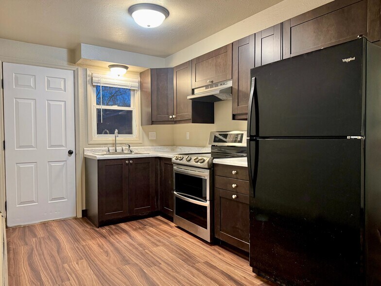 Building Photo - 420 N Norwood Ave