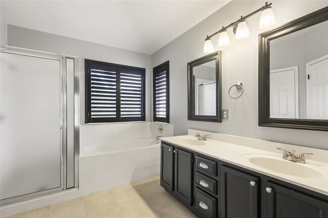 Building Photo - 2604 Stenson Dr