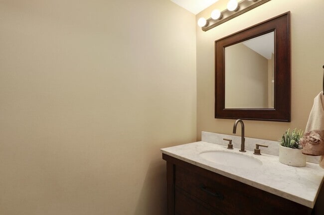 Building Photo - 11400 Burr Oak Ln