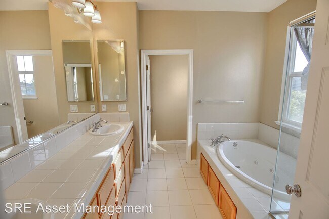 Building Photo - 4 br, 4 bath House - 232 Meadow Pine Pl