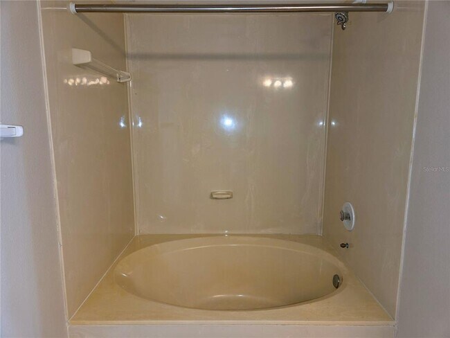 Building Photo - 5801 Bahia Del Mar Cir N