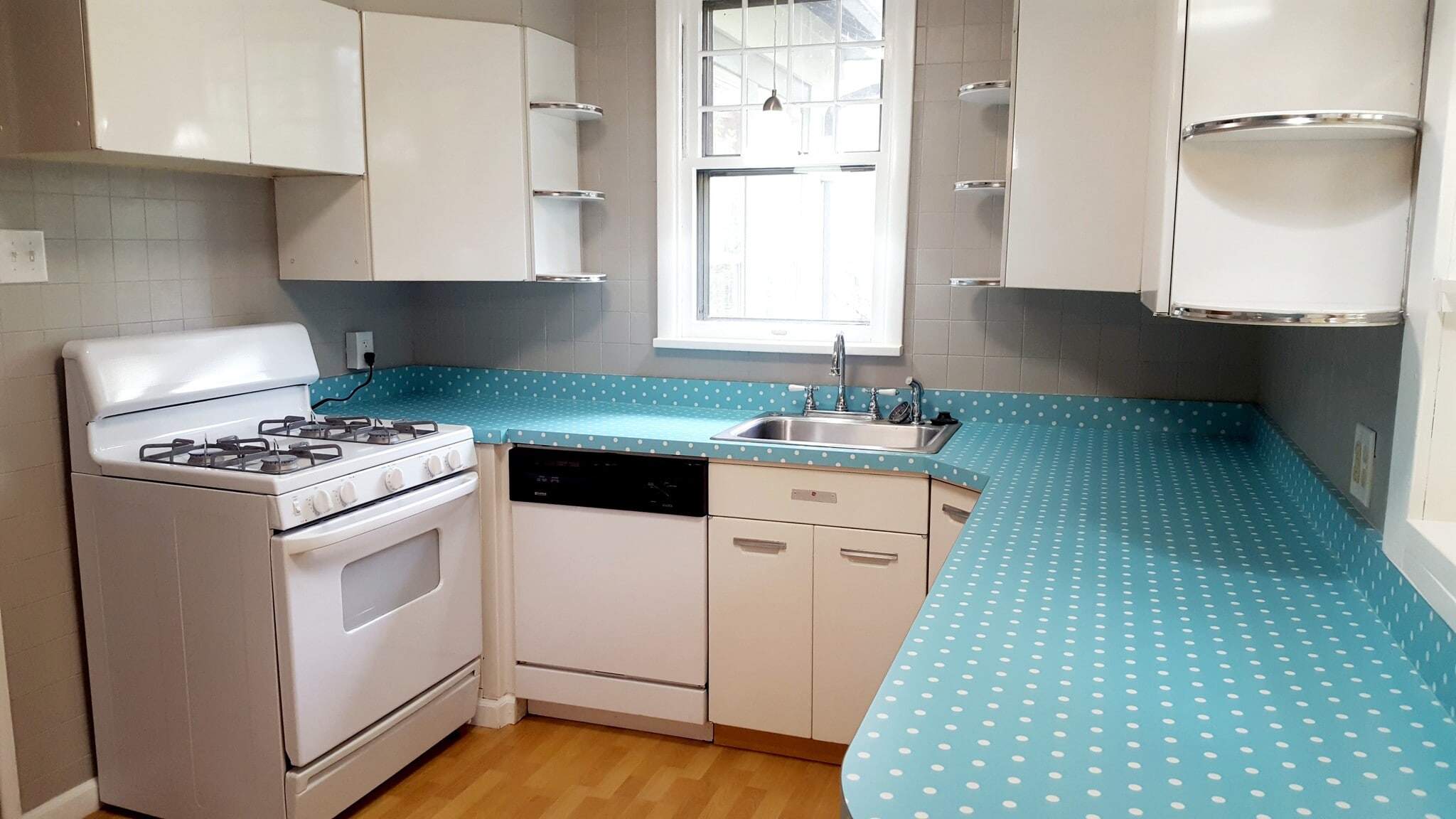 Kitchen - 2816 Reed Ave