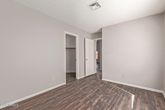 Building Photo - 8651 N 107th Dr