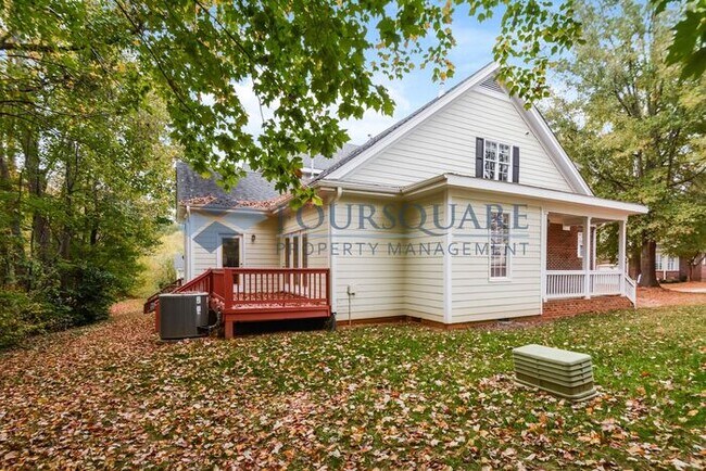 Building Photo - Townhome | 1st Floor Master Bedroom/ Full ...