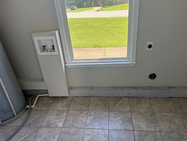 Building Photo - Quaint Ranch style home in Clarksville