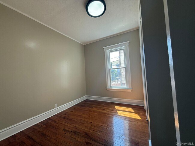 Building Photo - 2849 Harrington Ave