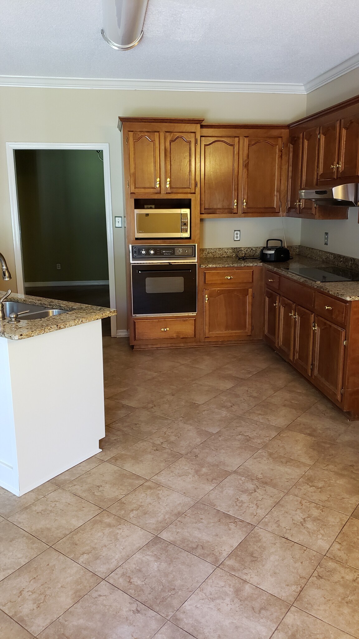 Kitchen - 24985 Capshaw Rd