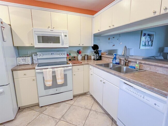 Building Photo - 690 Bird Bay Cir