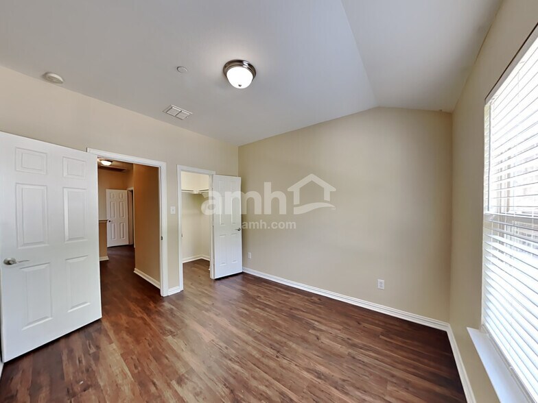Building Photo - 3706 Boxwood Dr