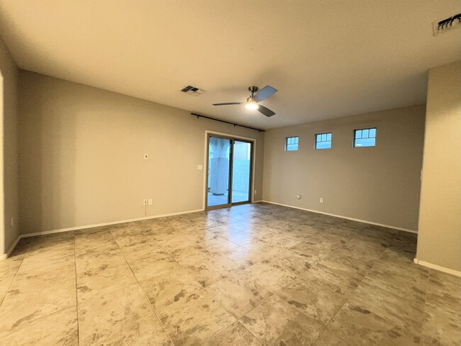 Building Photo - 3 BEDROOM HOME WITH COMMUNITY POOL, ATTACH...