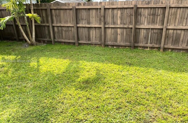 Building Photo - 920 NE 108th St