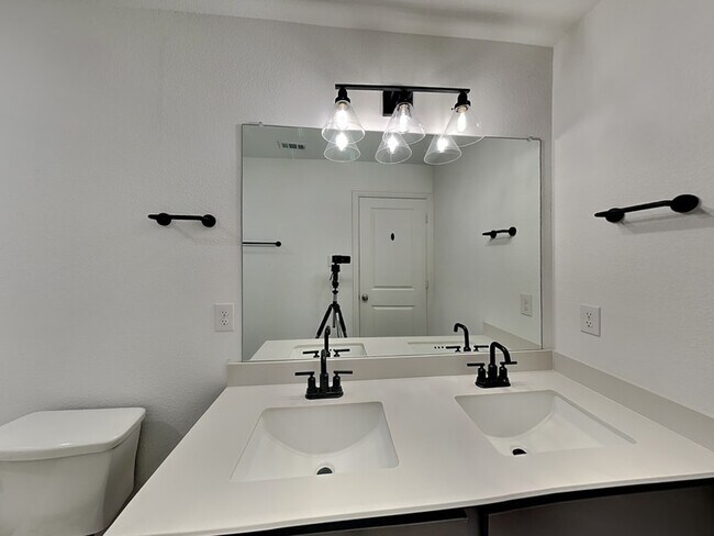 Building Photo - 1509 Gentle Crk Ln