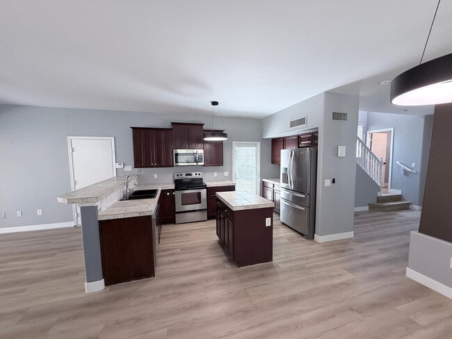 Building Photo - 3028 W Cavalry Dr