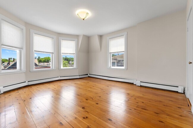 Building Photo - 730 Hale St
