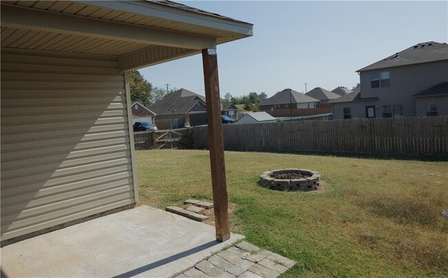 Building Photo - 2301 Hickory Wood Ave