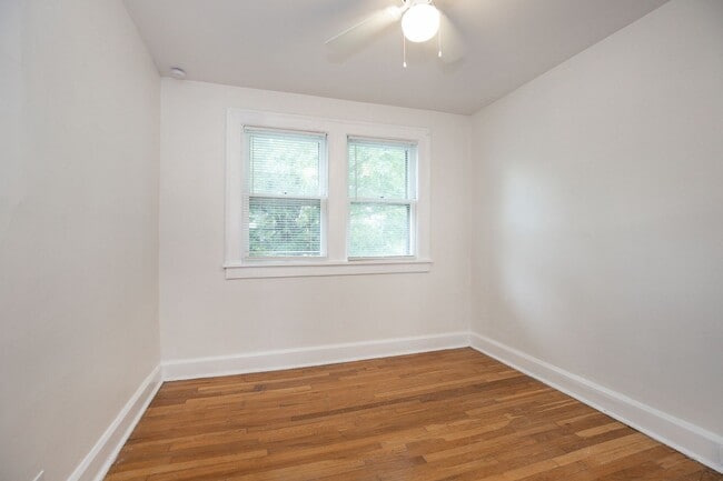 Building Photo - 3 Bedroom/2 bath Single House!! Euclid!!!