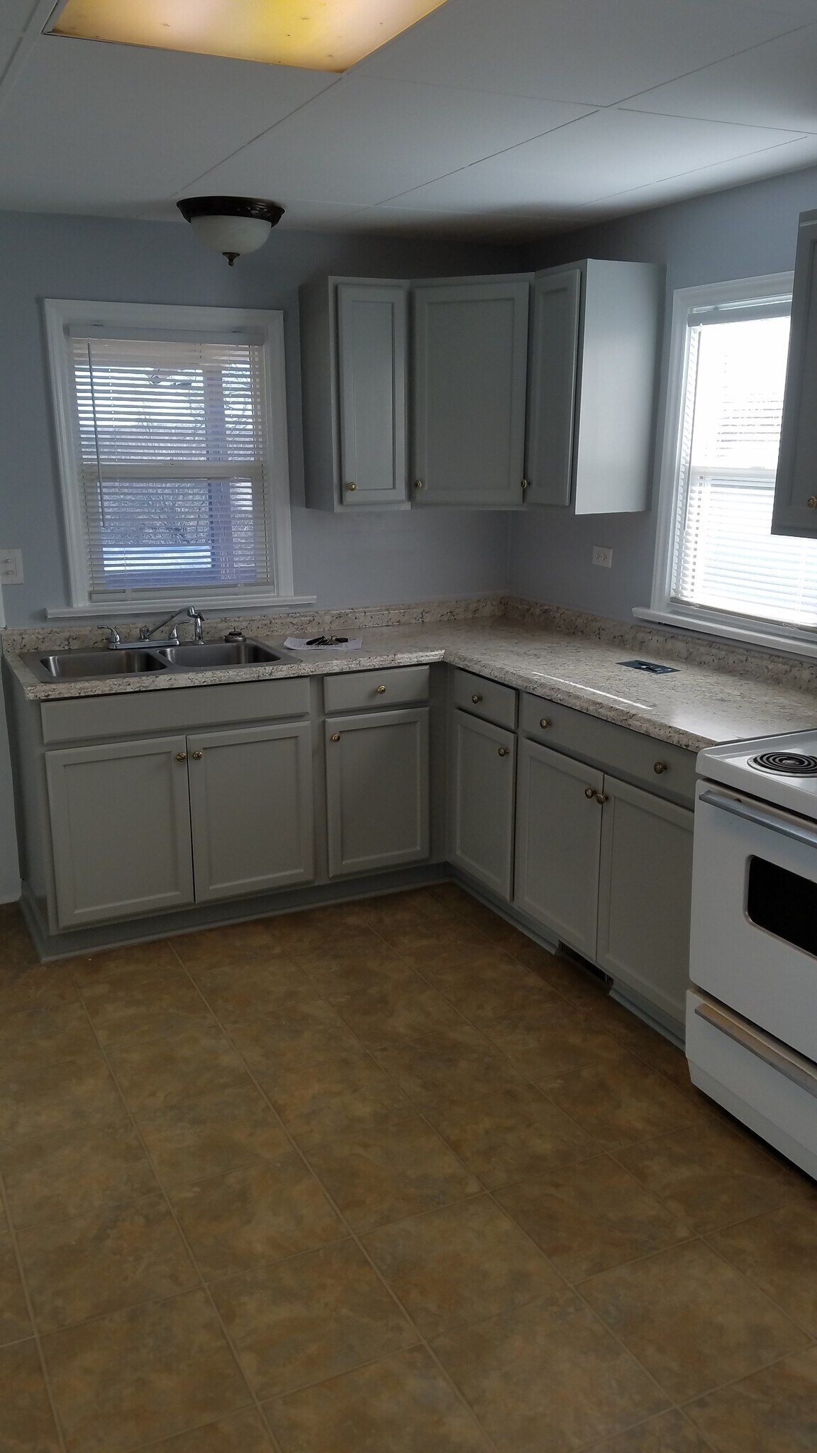 Building Photo - 570 McGlamery Rd