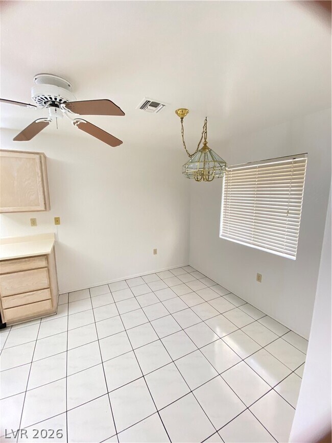 Building Photo - 9012 Starmount Dr