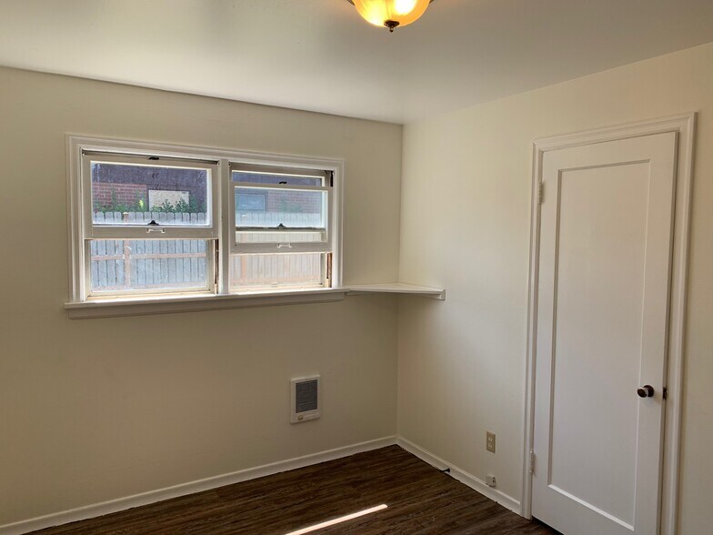 Bedroom 2 - 5405 W Manor Crest St