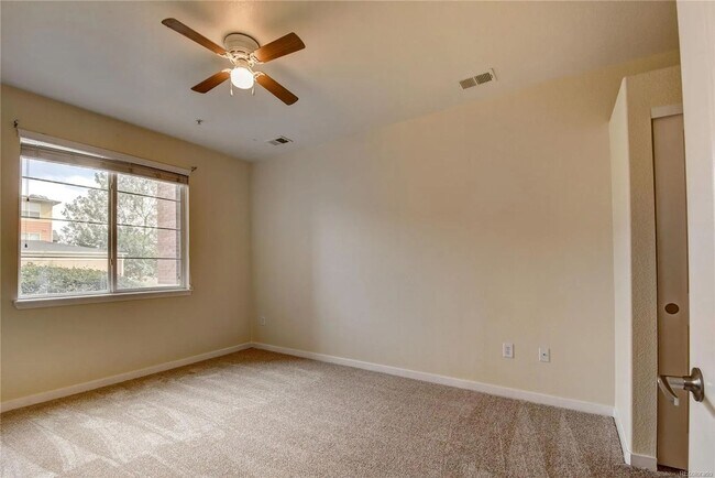 Building Photo - Park Hill 2 Bedroom 2 Bath Condo