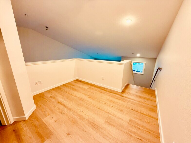 Building Photo - 2869 Regatta Dr