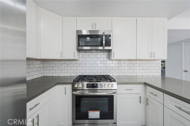 Building Photo - 10062 Ellis Ave