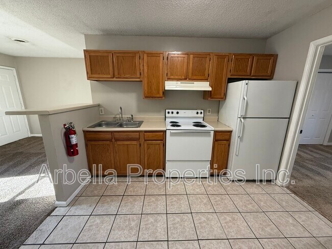 Building Photo - 1909 Cherokee Rd