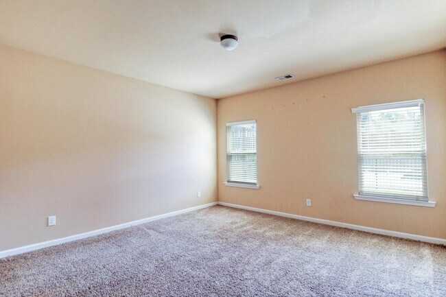 Building Photo - 726 Old Indian Camp Rd