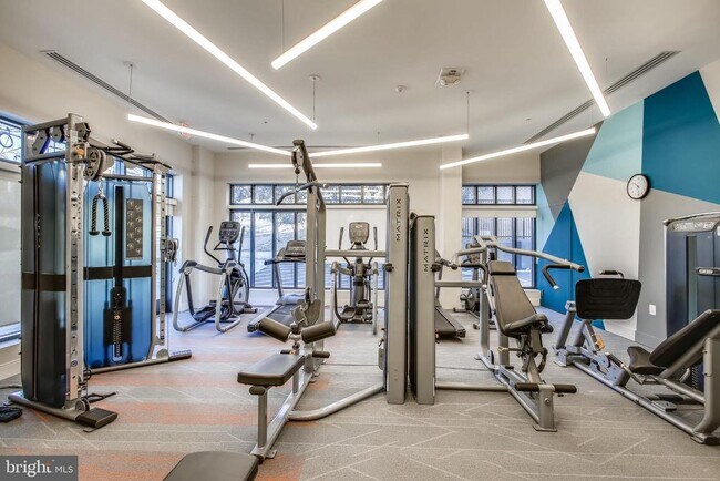 Building Photo - 989 S Buchanan St