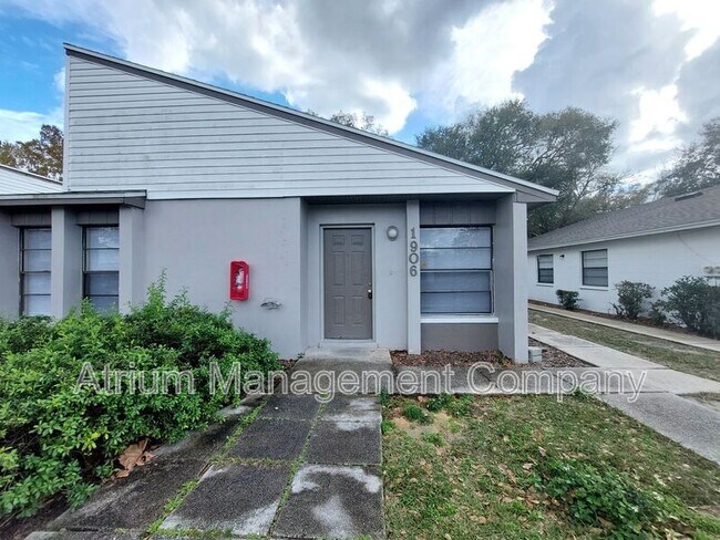 Building Photo - 1906 Crystal Grove Dr