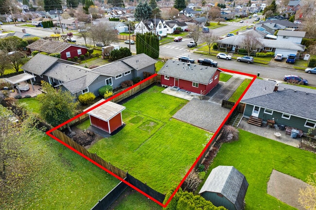 Building Photo - 903 Bonney Ave