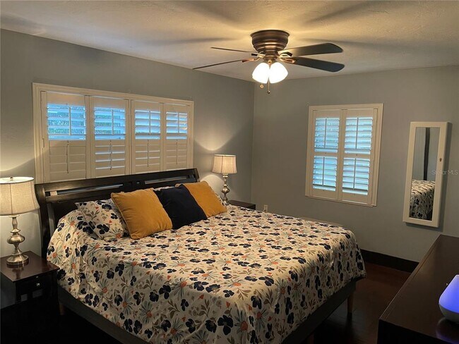 Building Photo - 5020 Brywill Cir