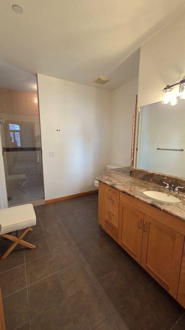 Building Photo - Beautiful Corner Unit Condo in Downtown Coeur d'Alene