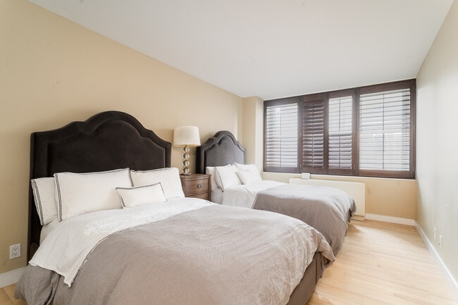 Building Photo - 322 W 57th St