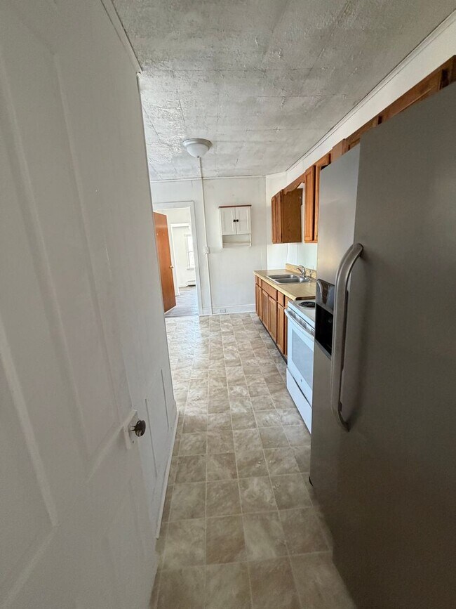 Building Photo - 49 S Front St