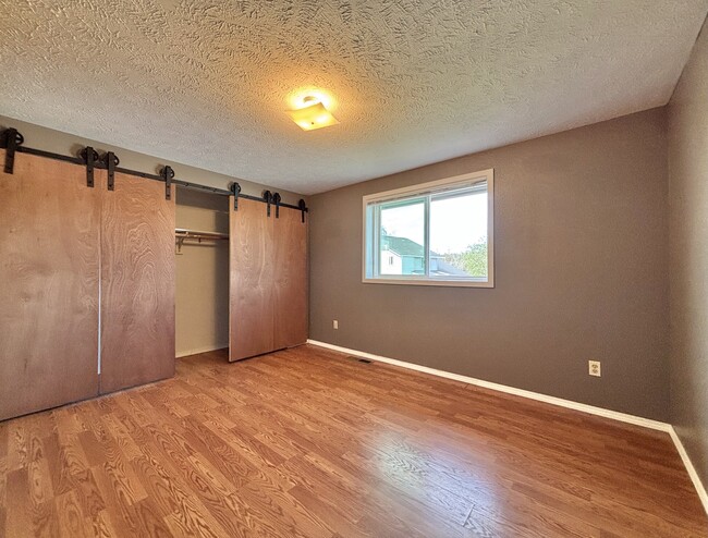 Building Photo - 346 S Jefferson St